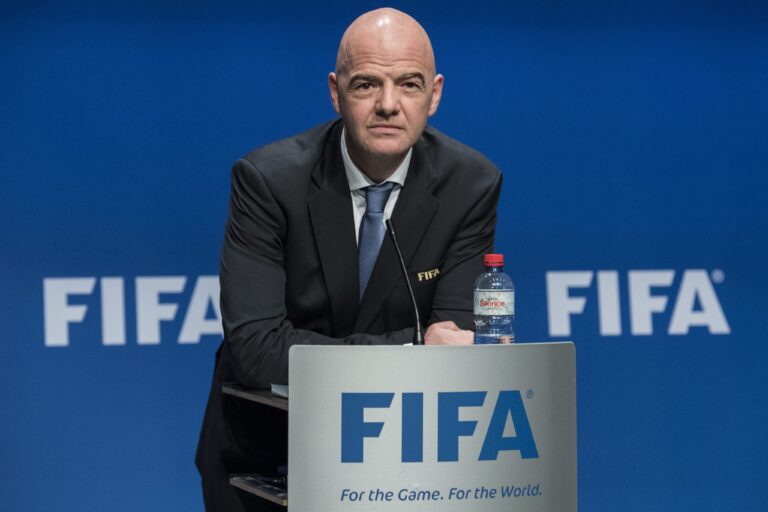 FIFA hizo controles a 354 jugadores en un último año sin positivos